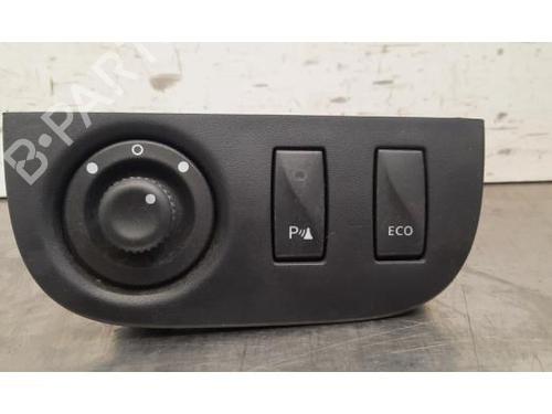 switch-dacia-sandero-ii-2012-39180037 main image