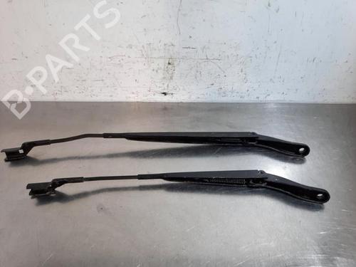 Front windshield wiper arm PEUGEOT 208 II (UB_, UP_, UW_, UJ_) 1.5 BlueHDI 100 | BP23602471C143 