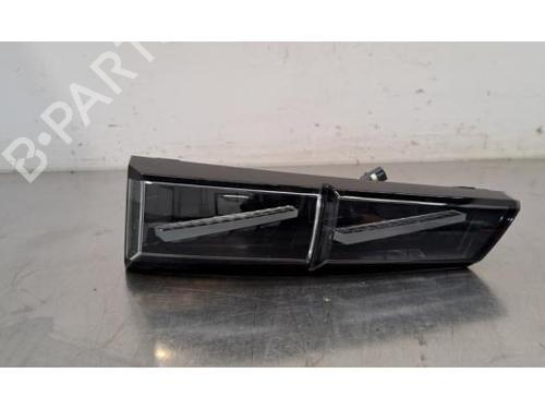 Used Right taillight PEUGEOT 308 III (FB_, FH_, FP_, F3_, FM_) PureTech 130 (FPHNSL, FPHNST) (131 hp) 29468122