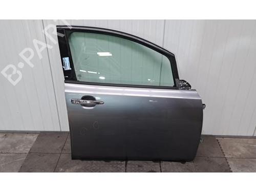 right-front-door-nissan-leaf-ze1-2017-23639052 main image