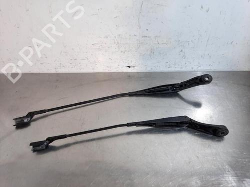 Front windshield wiper arm PEUGEOT 308 SW II (LC_, LJ_, LR_, LX_, L4_) 1.6 HDi 92 | BP23599245C143 