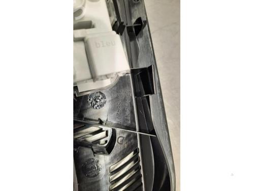 Interior roof light PEUGEOT 3008 II SUV (MC_, MR_, MJ_, M4_) 1.2 THP/ PureTech 130 (MRHNSM, MRHNSU, MRHNSJ, MRHNYW,... | BP23584573I8