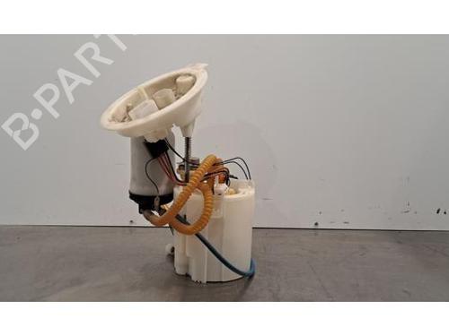 Used Fuel pump BMW 4 Coupe (F32, F82) M4 (431 hp) 23590116