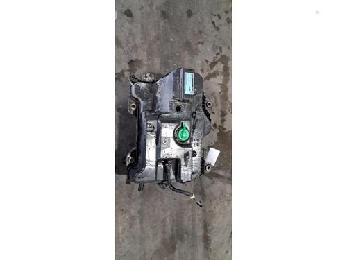 Réservoir d'AdBlue RENAULT TRAFIC III Van (FG_) 2.0 dCi 120 (FGMN) (120 hp) 32253483