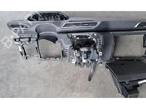 Instrumentbord PEUGEOT 3008 II SUV (MC_, MR_, MJ_, M4_) 2.0 BlueHDi 150 (MJAHXH, MJAHXV, MJAHXG, MJAHSH, MJAHRH,... (150 hp) 23578806