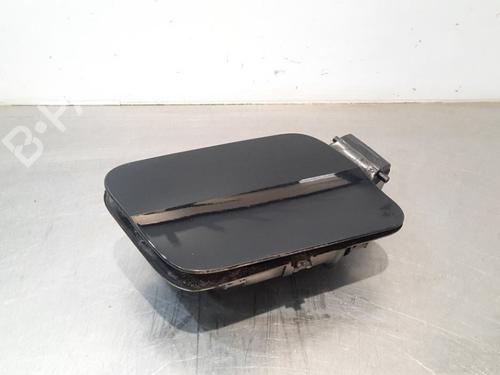 Used Fuel flap PEUGEOT 3008 II SUV (MC_, MR_, MJ_, M4_) 1.5 BlueHDi 130 (131 hp) 15030689