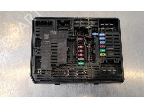Fuse box RENAULT TRAFIC III Van (FG_) 2.0 dCi 130 (FGMY) | BP38313180E1 - Image 2