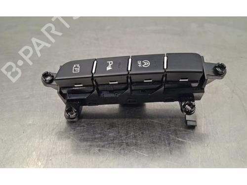 switch-kia-ceed-sportswagon-cd-2018-33058141 main image