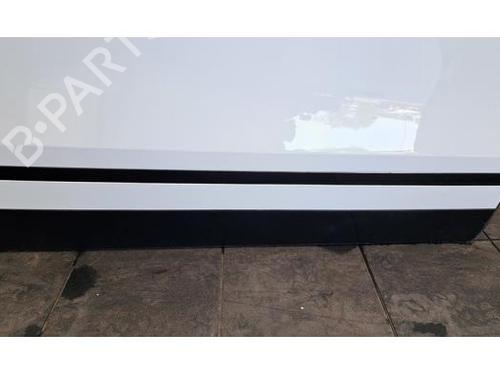 Right front door LAND ROVER RANGE ROVER VELAR (L560) 3.0 D300 SDV6 4x4 | BP26668635C3 