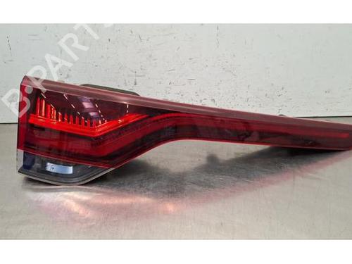 left-taillight-renault-megane-iv-hatchback-b9amn_-2015-39645967 main image