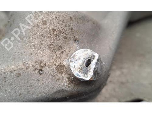 Left front steering knuckle LAND ROVER DEFENDER Station Wagon (L663) D240 SD4 4x4 | BP26944718M25 