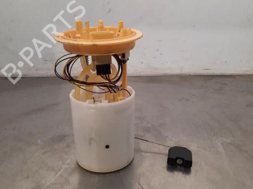 Used Fuel pump VW TOURAN (5T1) 2.0 TDI (150 hp) 23628194