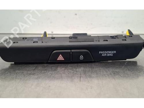 warning-switch-kia-stonic-yb-2017-32847426 main image