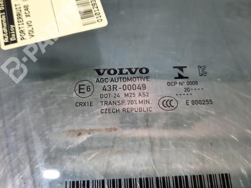 front-right-door-window-volvo-xc40-536-d3-32244798-31442376-2017-10894506 main image