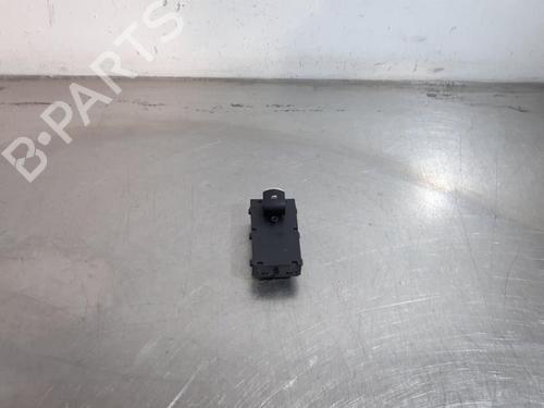 switch-alfa-romeo-giulia-952_-2015-33277751 main image