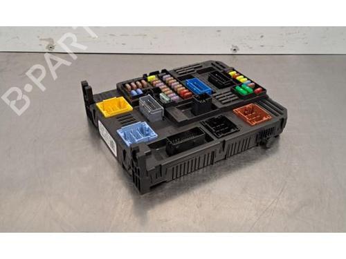 Used Fuse box Fuse box OPEL CROSSLAND X / CROSSLAND (P17, P2QO) 1.5 Turbo D (75) (120 hp) 33307485 33307485