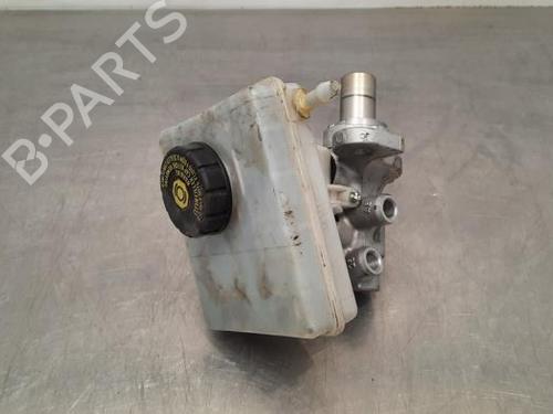 Used Brake master cylinder BMW X4 (F26) xDrive 20 d (190 hp) 18237138