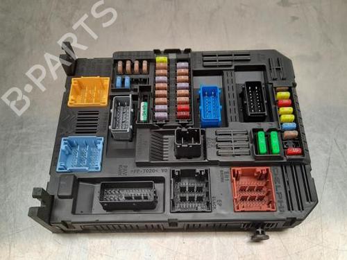 Used Fuse box PEUGEOT EXPERT Van (V_) 2.0 BlueHDi 120 (122 hp) 19650596