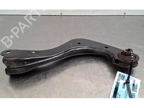 Used Right rear suspension arm Right rear suspension arm TOYOTA C-HR (_X1_) 1.8 Hybrid (ZYX10_, ZYX11_, ZYX10R, ZYX11R) (122 hp) 36005130 36005130