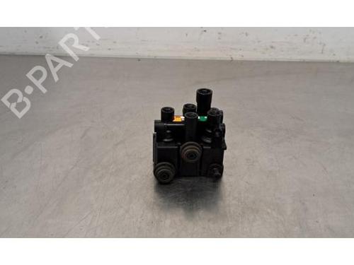 Used Electronic module LAND ROVER RANGE ROVER SPORT II (L494) 3.0 SDV6 4x4 (306 hp) 30500993