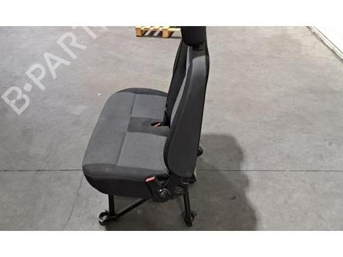 Right front seat RENAULT MASTER III Van (FV) 2.3 dCi 135 FWD (FV0N, FV08, FV06, FV00, FV1S) | BP29871951C16