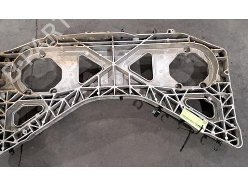 Used Crossmember VOLVO XC40 (536) Recharge AWD (408 hp) 30810582