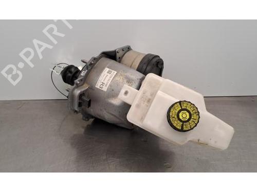 Used Servo brake TOYOTA YARIS (_P21_, _PA1_, _PH1_) 1.5 Hybrid (MXPH10, MXPH11) (116 hp) 30915745