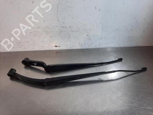 Used Front windshield wiper arm NISSAN QASHQAI II SUV (J11, J11_) 1.2 DIG-T (115 hp) 20081665