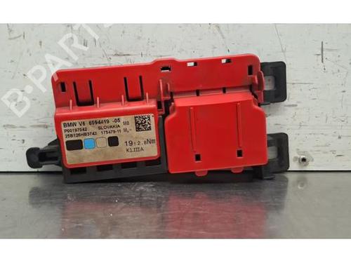 Used Fuse box Fuse box 39642129 39642129