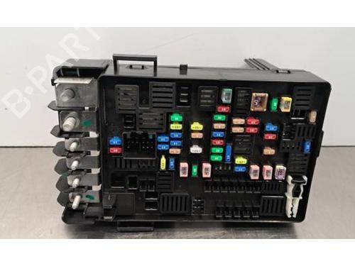 Used Fuse box MG MG ZS SUV (ZS32) 1.5 Hybrid+ (197 hp) 30447002
