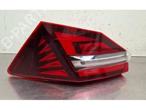 right-taillight-skoda-karoq-nu7-nd7-2017-39418128 main image