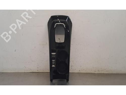 Console centrale Console centrale PEUGEOT 208 II (UB_, UP_, UW_, UJ_) e-208 (136 hp) 34272256 34272256