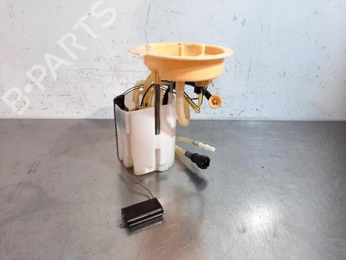 Used Fuel pump BMW X1 (F48) sDrive 18 d (150 hp) 19649210