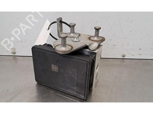 Used ABS pump ABS pump MERCEDES-BENZ C-CLASS (W205) C 220 BlueTEC / d (205.002, 205.004) (170 hp) 33927773 33927773