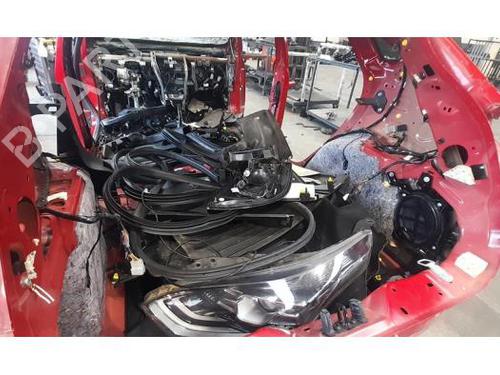 Dør venstre fortil FORD PUMA (J2K, CF7) 1.0 EcoBoost mHEV | BP32150404C2