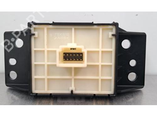 Switch TOYOTA COROLLA Estate (_E21_) 1.8 Hybrid (ZWE211W) | BP26967983I30