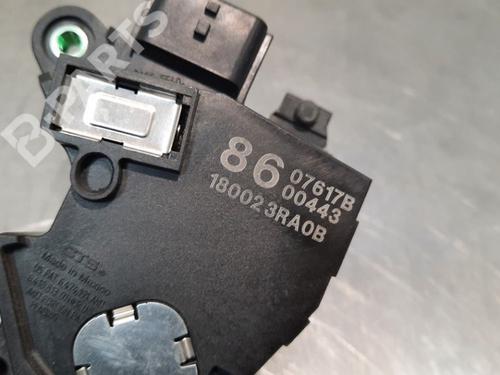 pedal-nissan-tiida-hatchback-c12-16-180023ra0b-180025wn1b-8607617b-2010-10897359 main image