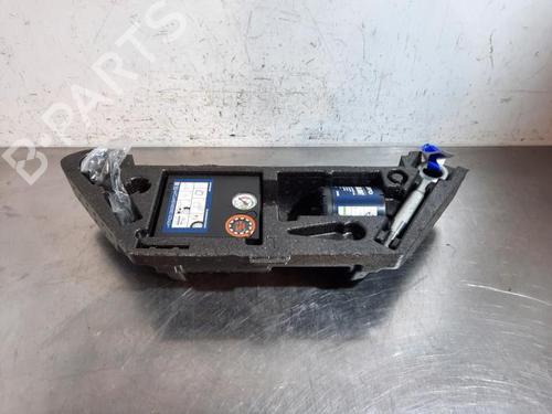 Used Jack Kit VOLVO XC40 (536) Recharge (238 hp) 30806338