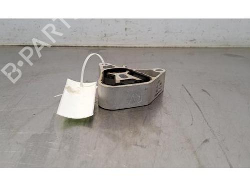 Used Engine mount MERCEDES-BENZ CLA Coupe (C117) CLA 200 (117.343) (156 hp) 25929535