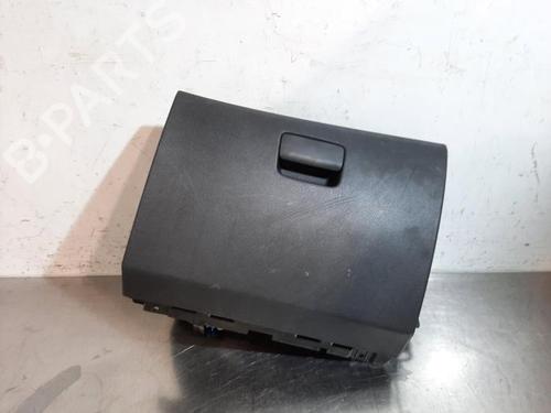 Used Glove box MERCEDES-BENZ A-CLASS (W176) A 180 CDI / d (176.012) (109 hp) 25125346