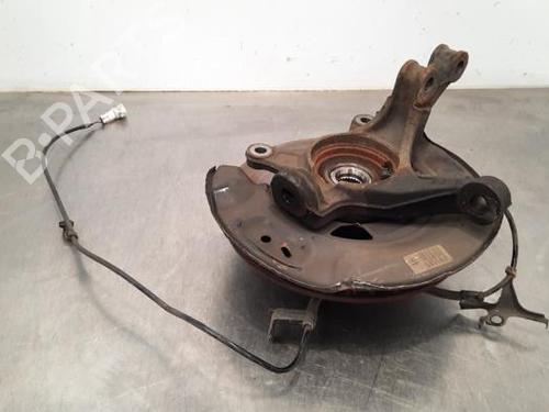 Used Right front steering knuckle TOYOTA YARIS (_P13_) 1.3 (NSP130_, NSP130) (99 hp) 21673649