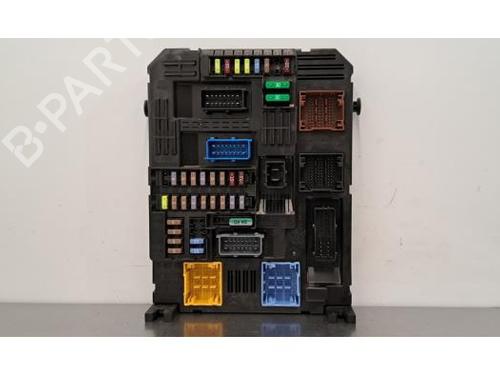 Used Fuse box OPEL CORSA F (P2JO) 1.2 (68) (75 hp) 29817868