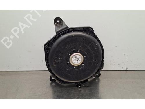 speaker-mercedes-benz-a-class-w177-2018-33927517 main image