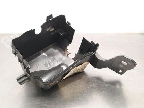 Used Fuse box PEUGEOT 208 I (CA_, CC_) 1.2 VTI 82 (82 hp) 23588713