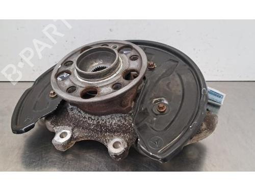 Used Right rear steering knuckle Right rear steering knuckle MERCEDES-BENZ C-CLASS (W205) C 220 d (205.014) (194 hp) 23598962 23598962