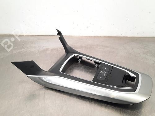 Used Middle console PEUGEOT 308 SW II (LC_, LJ_, LR_, LX_, L4_) 1.6 HDi 92 (92 hp) 17115045