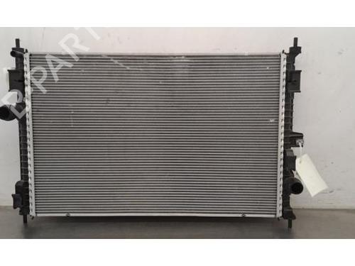 Used Water radiator PEUGEOT 3008 II SUV (MC_, MR_, MJ_, M4_) 1.2 THP/ PureTech 130 (MRHNSM, MRHNSU, MRHNSJ, MRHNYW,... (131 hp) 29195401