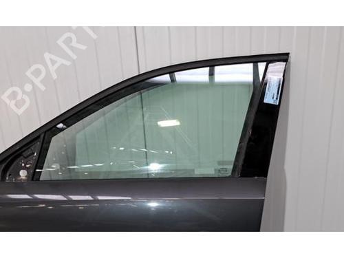 Used Left front door Left front door PEUGEOT 3008 III (KA_, KB_, KC_) Hybrid 136 (KAHPYE) (136 hp) 33997124 33997124