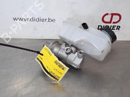 Used Brake master cylinder RENAULT CAPTUR I (J5_, H5_) 0.9 TCe 90 (90 hp) 10812498