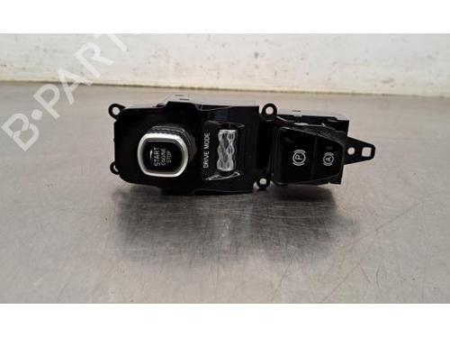 Used Switch VOLVO V60 II Cross Country (227) D3 AWD (150 hp) 26668765